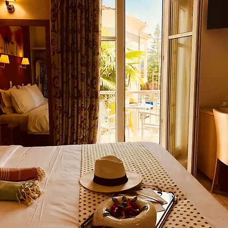 Aparthotel G George Nydri (Lefkada)