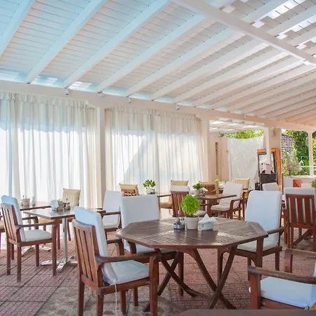 G George 4* Nidhrion