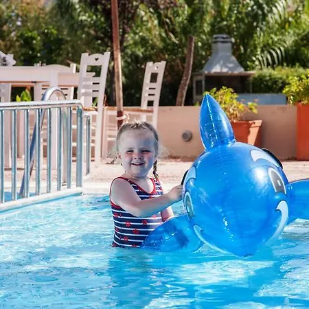 Aparthotel G George 4*